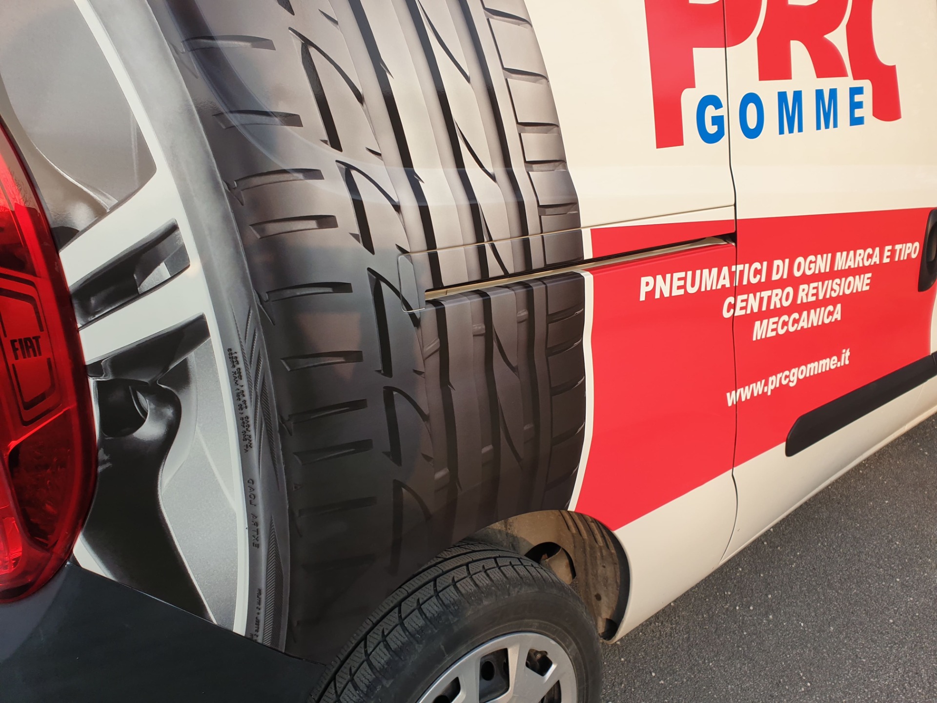 Clicca la foto per vedere i nostri wrapping di automezzi e automezzi aziendali